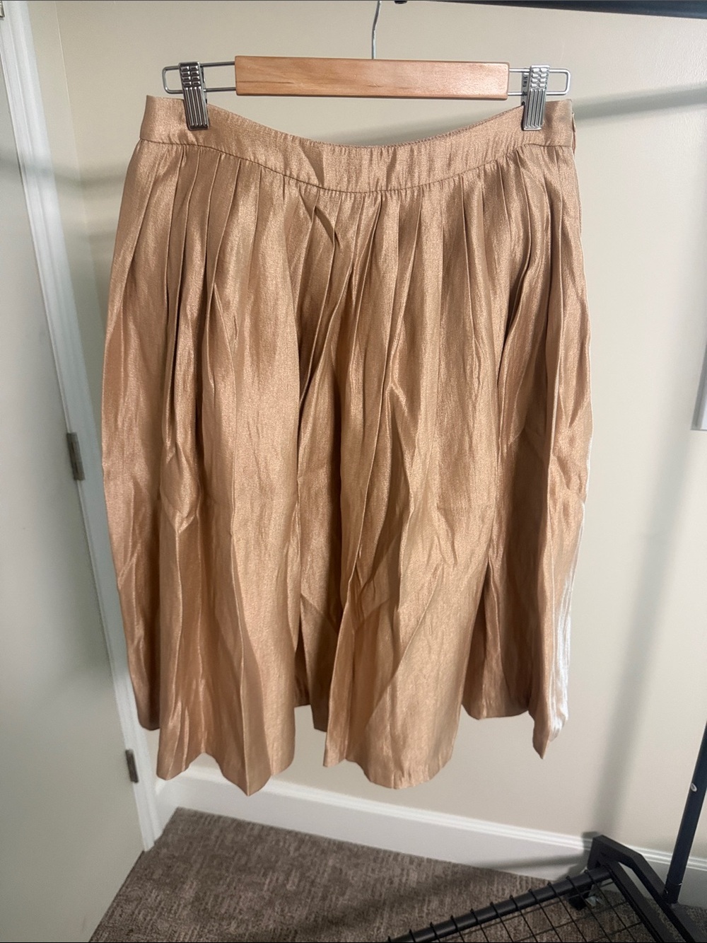 Pleated A-Line Midi Skirt in Champagne